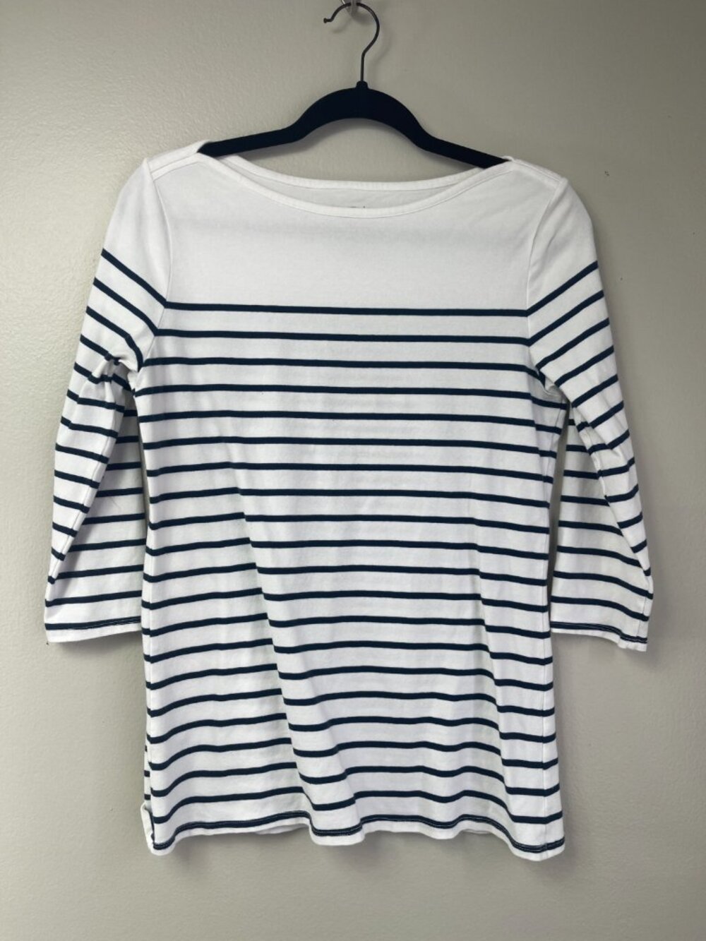 Time and Tru Womens XS White Blue Stripe Boat Neck 3/4 Sleeve Knit Top